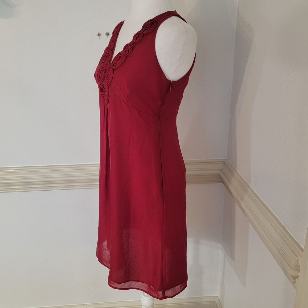 Ann Taylor LOFT Sleeveless Shift Dress Rosette Neck Floral Applique Red Womens 0 - Picture 3 of 11
